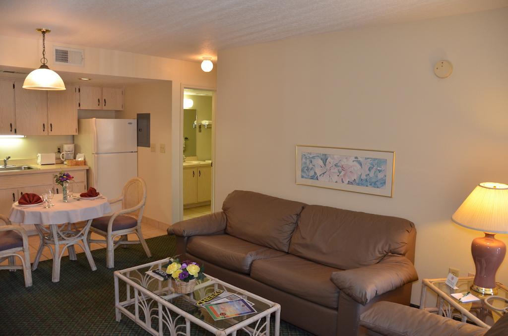 Cypress Cove Nudist Resort 포인시아나 객실 사진