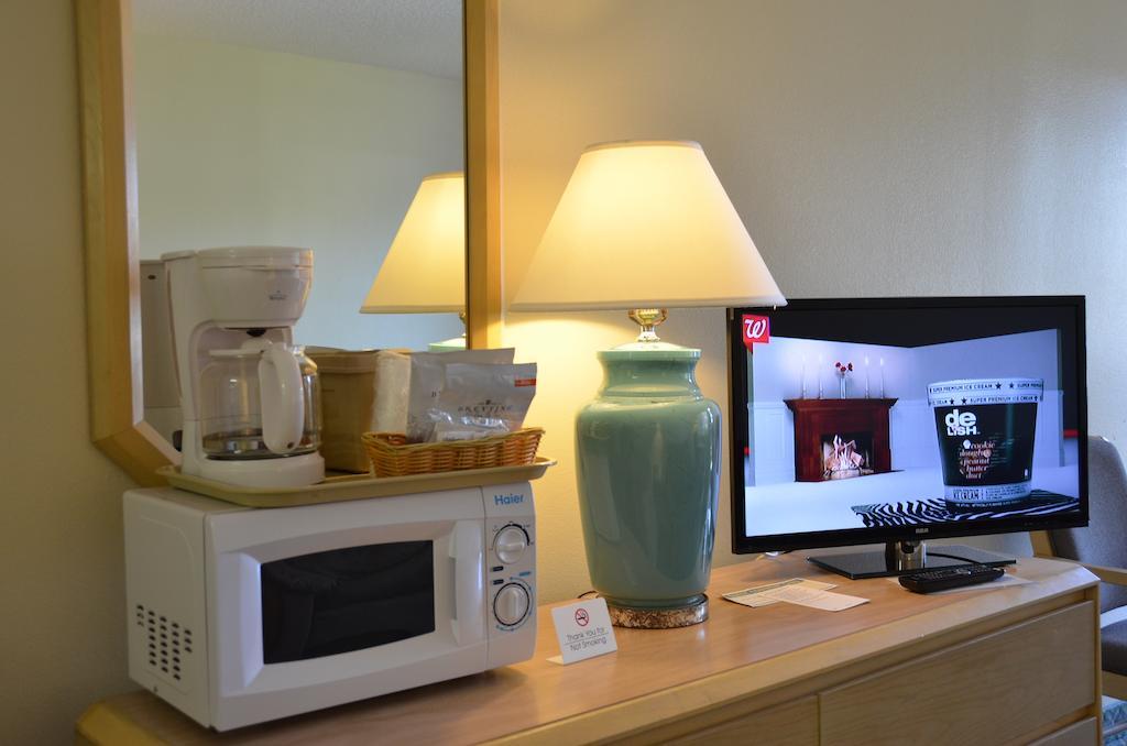 Cypress Cove Nudist Resort 포인시아나 객실 사진