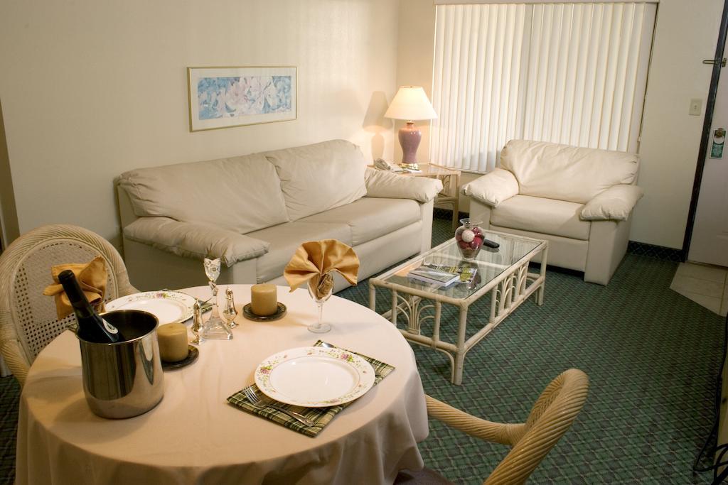 Cypress Cove Nudist Resort 포인시아나 객실 사진
